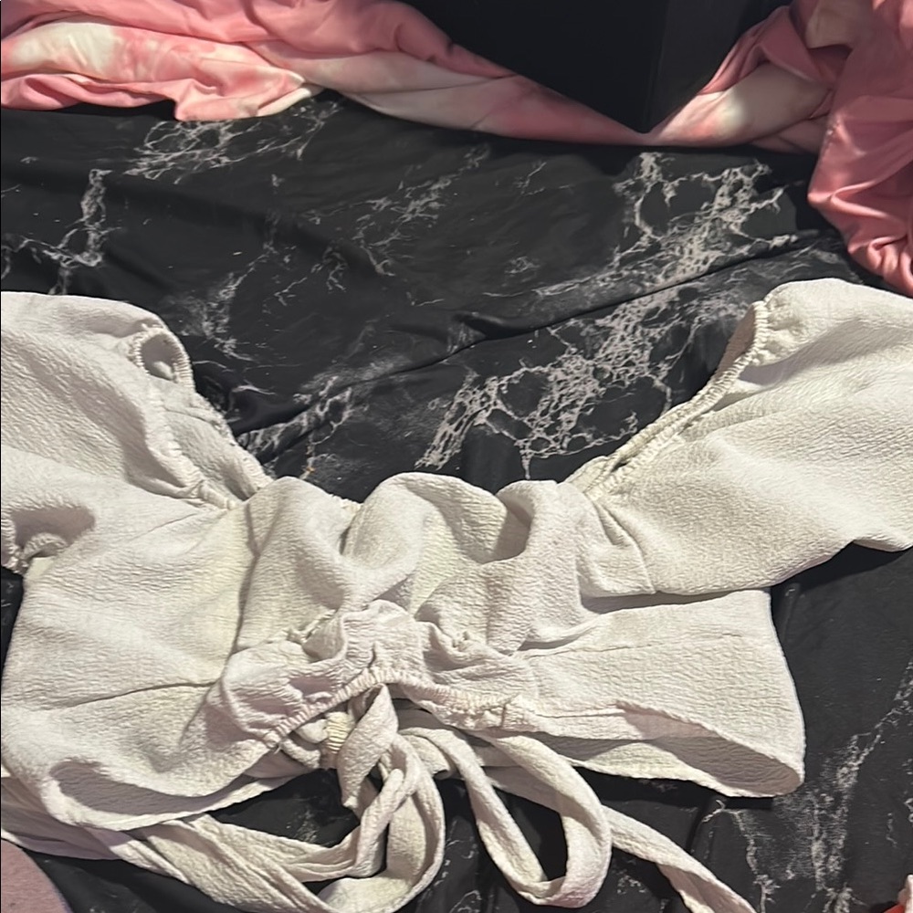 SHEIN White Crop Top